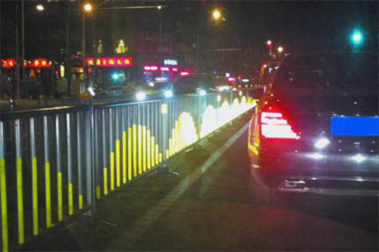 Basic parameters and functions of guardrail reflective tape